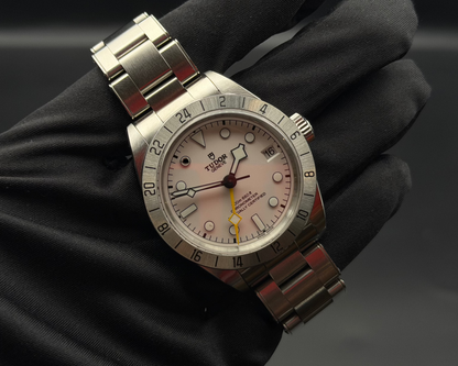 Tudor Black Bay Pro - Cadran Opalin