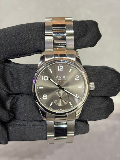 עשן Nomos Club Sport neomatik 39